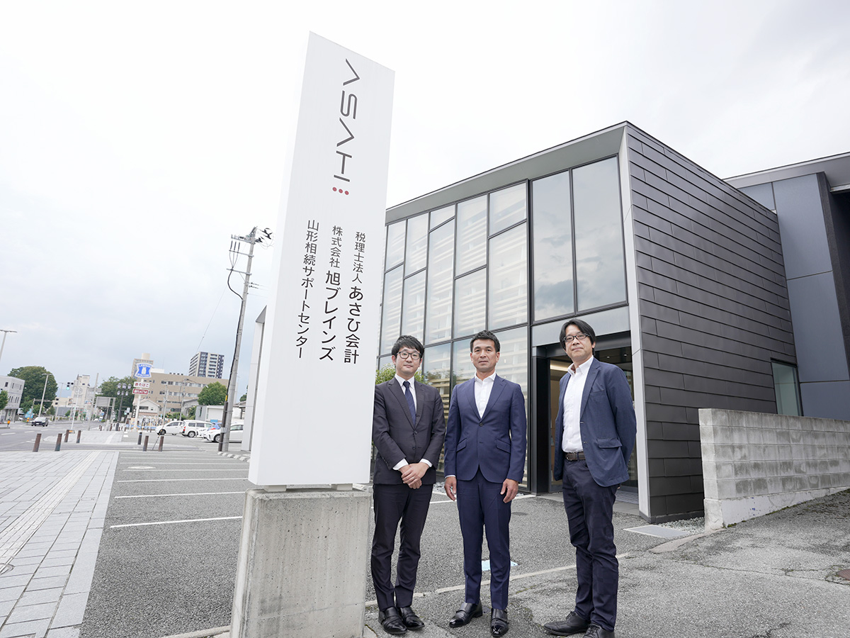 株式会社リカノス シニアアドバイザー/前・代表取締役 平慶幸 氏、税理士法人あさひ会計 統括代表社員 田牧大祐 氏、ストライク清野