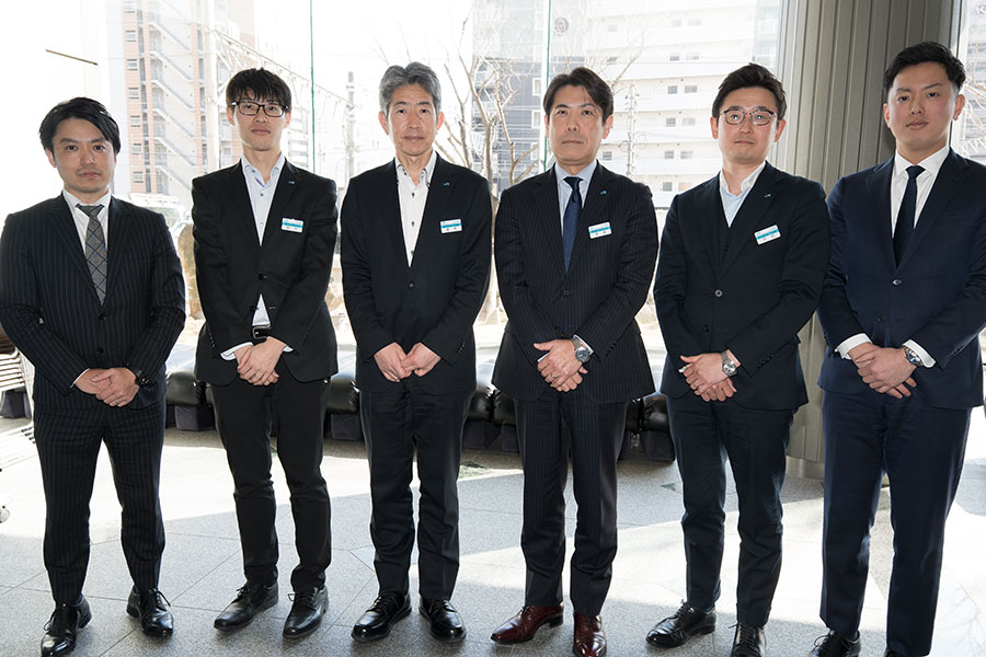 四国旅客鉄道株式会社 総合企画本部 田中智之氏、四国旅客鉄道株式会社 総合企画本部 副本部長 宮本博通氏、四国旅客鉄道株式会社 常務取締役 総合企画本部長 髙畠雅彦氏、四国旅客鉄道株式会社 総合企画本部 専任部長 河田憲吾氏、ストライク山口聡士、ストライク大西皓平