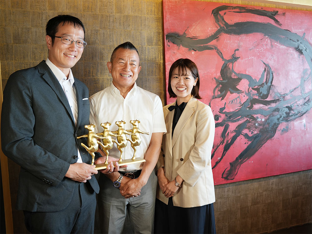 株株式会社吉祥吉ホールディングス 代表取締役会長 赤木 清美氏、ストライク板東、ストライク吉田