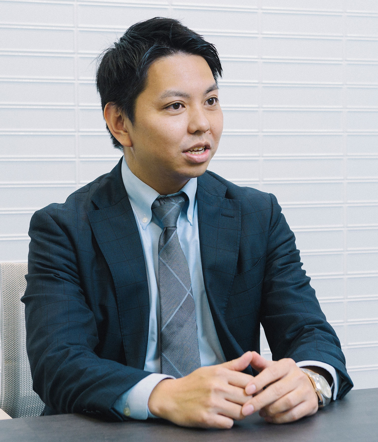 市村鉄平　インタビュー風景