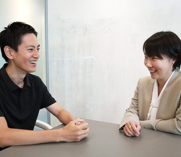 インタビューイメージ 株式会社LALALA Plus 代表取締役社長 酒井 大輔氏、ストライク秋山